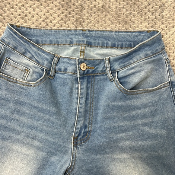 Stylish Blue Denim Jeans - Picture 3 of 4